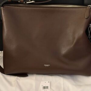 Coach Mott 38 Messenger Bag In Maple